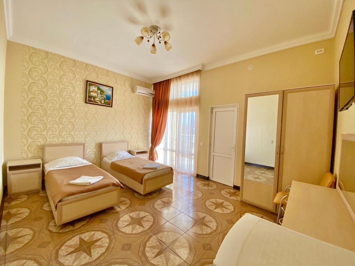 Мини-Отель Кристалл Tsandrypsh Exterior photo
