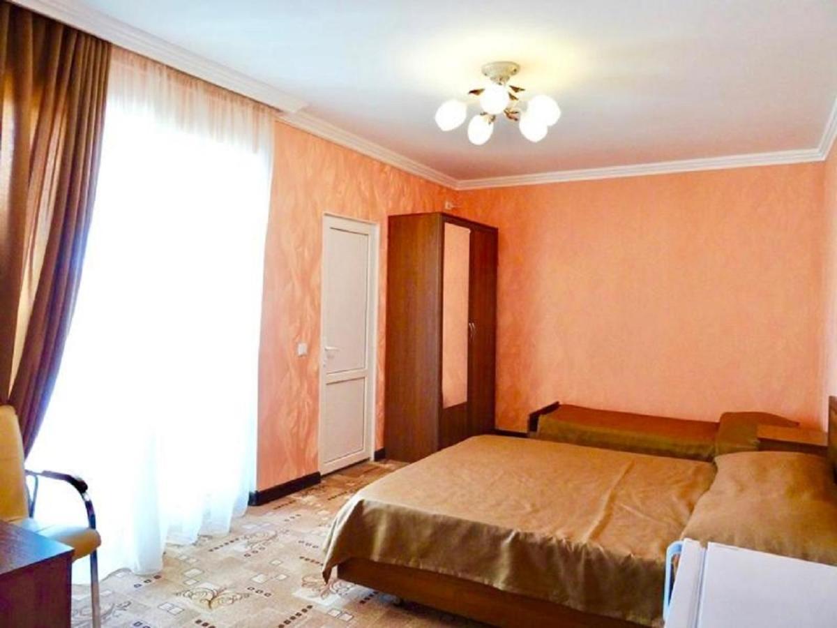 Мини-Отель Кристалл Tsandrypsh Exterior photo
